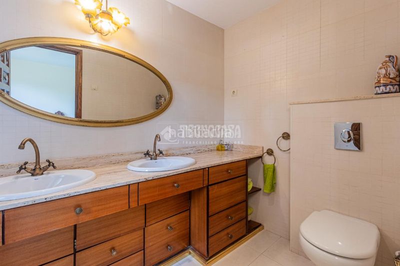 Foto 9c938bd9-1654-4927-98bc-c5dd30e7925d. Casa amb aparcament a Valldoreix Sant Cugat del Vallès