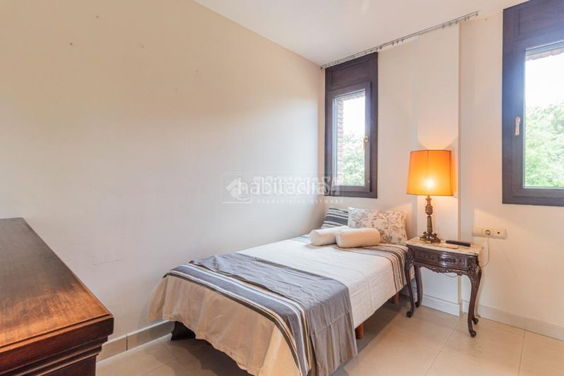 Foto b8f4cc4d-04e1-4e71-92d9-9534a4bed89e. Casa amb aparcament a Valldoreix Sant Cugat del Vallès