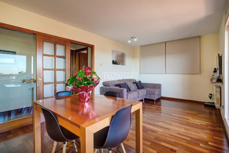 Foto 039de0d5-cf0a-47d0-a7fe-edbdfff1c2cd. Àtic amb calefacció aparcament piscina a Parc Central Sant Cugat del Vallès