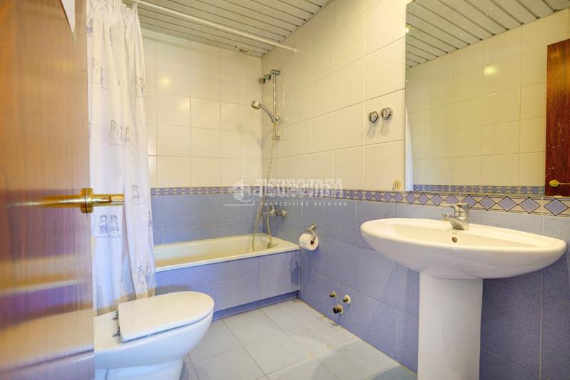 Foto 0654b382-725c-4029-831b-424897799413. Àtic amb calefacció aparcament piscina a Parc Central Sant Cugat del Vallès