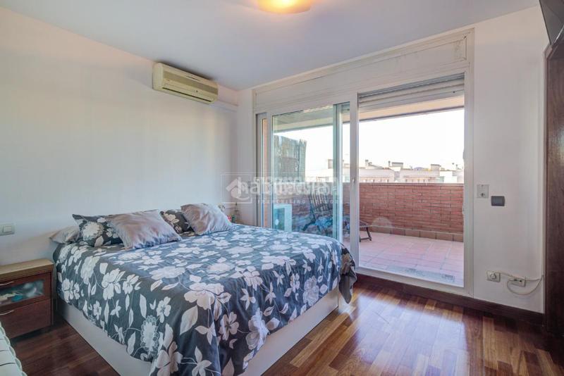 Foto 17b0dcc1-9eeb-4374-aac5-e43efffb48b3. Àtic amb calefacció aparcament piscina a Parc Central Sant Cugat del Vallès