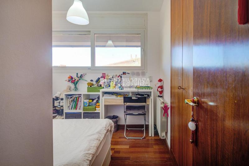 Foto 1832ef2c-94fb-4140-b2bf-9e8f8fd73339. Àtic amb calefacció aparcament piscina a Parc Central Sant Cugat del Vallès