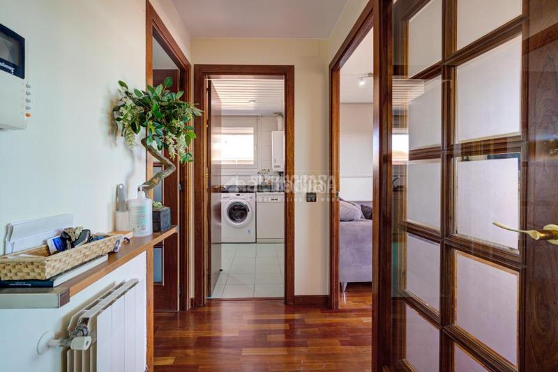 Foto 56fddc99-1966-485e-bab5-1f0cf4111146. Àtic amb calefacció aparcament piscina a Parc Central Sant Cugat del Vallès