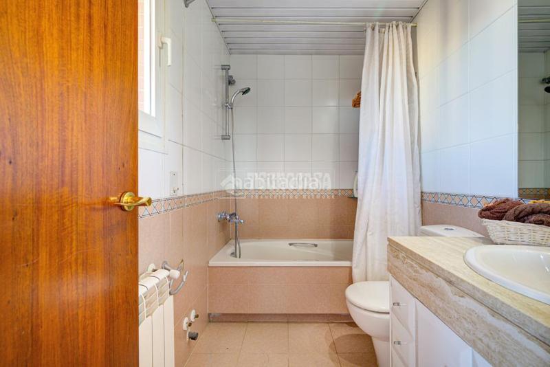 Foto bad54366-33fd-4b5a-81e1-99b00727732c. Àtic amb calefacció aparcament piscina a Parc Central Sant Cugat del Vallès