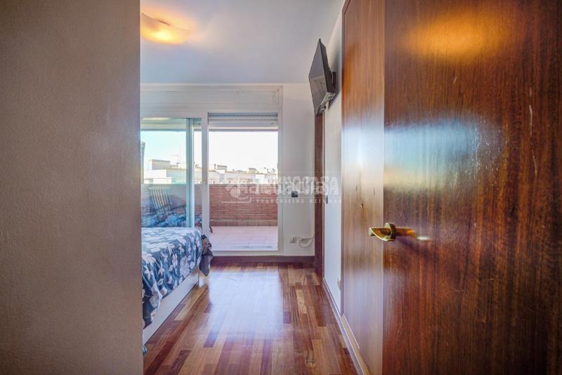 Foto bb7c08c6-c4b0-45c2-b502-3428df479c6d. Àtic amb calefacció aparcament piscina a Parc Central Sant Cugat del Vallès