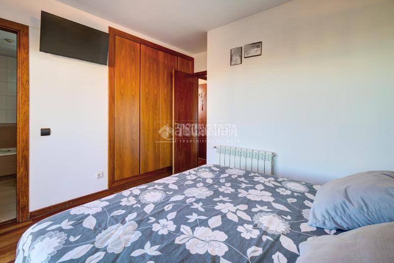 Foto d6a49419-4a71-49b6-8379-64a6c90b6f3c. Àtic amb calefacció aparcament piscina a Parc Central Sant Cugat del Vallès