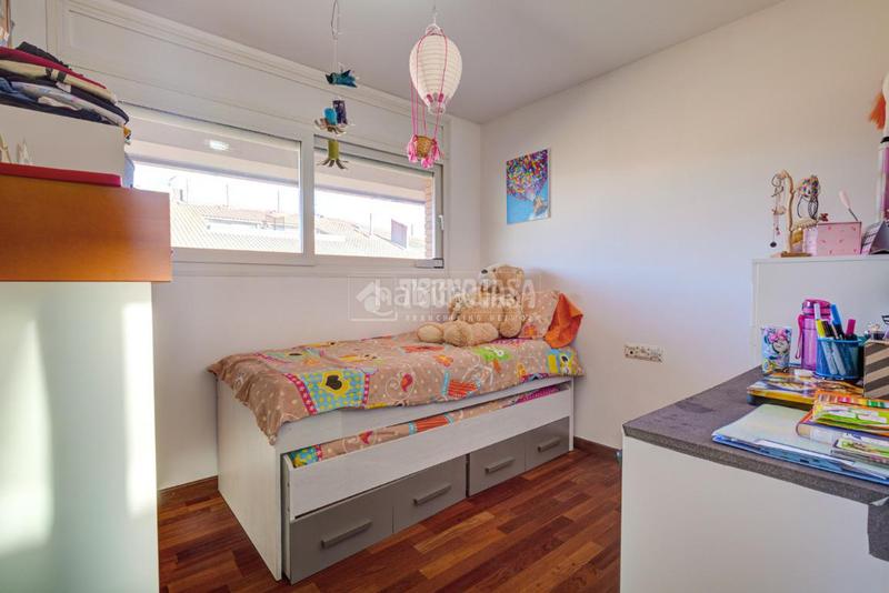 Foto dc341666-c0d5-4a8d-8828-3b7662778413. Àtic amb calefacció aparcament piscina a Parc Central Sant Cugat del Vallès