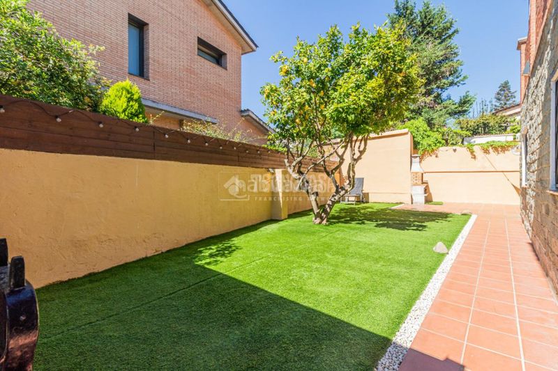 Foto 0d4fb125-417b-48d0-aef6-37abdc4070e8. Casa amb calefacció aparcament a Valldoreix Sant Cugat del Vallès