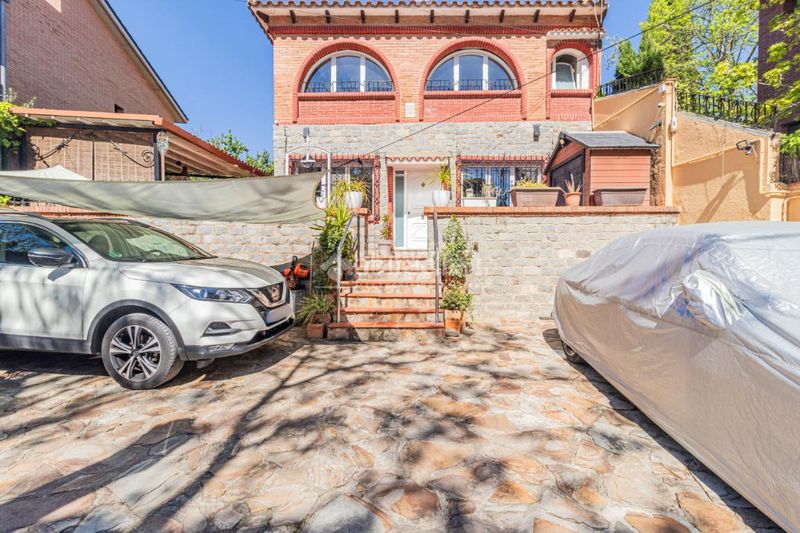 Foto 1f7b23ee-f337-45e4-8606-df9357a11ebc. Casa amb calefacció aparcament a Valldoreix Sant Cugat del Vallès