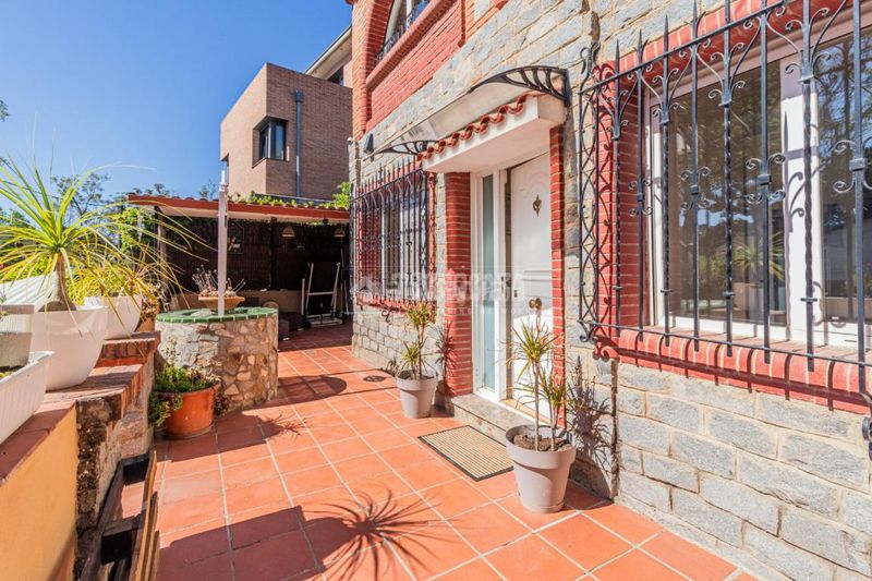 Foto 4574b3a5-234b-4451-88b0-6842abbce6e0. Casa amb calefacció aparcament a Valldoreix Sant Cugat del Vallès