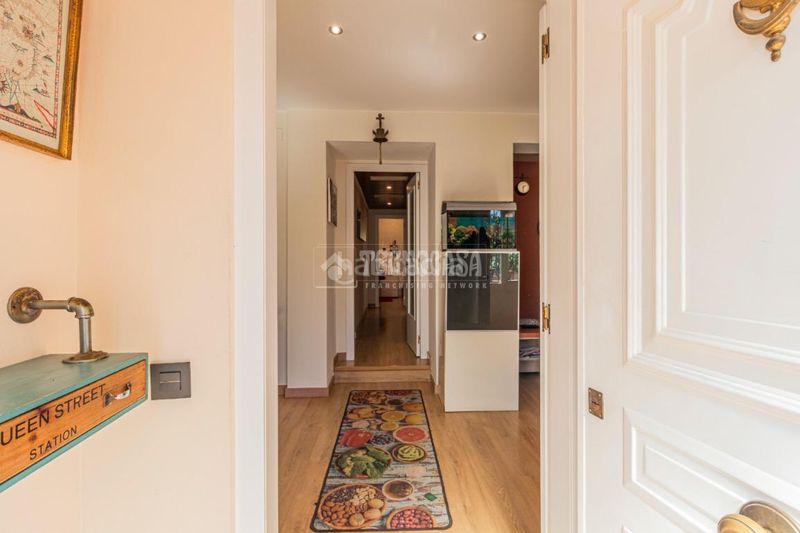 Foto 540f4320-4cc5-4615-8b7d-e5088046c817. Casa amb calefacció aparcament a Valldoreix Sant Cugat del Vallès