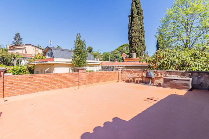 Foto bfcec286-2657-41b7-9c64-a5ff52fb3bef. Casa amb calefacció aparcament a Valldoreix Sant Cugat del Vallès