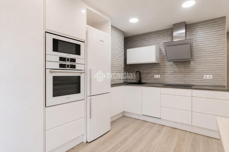 Foto c562c18d-944a-4e04-8002-38e40373fd78. Piso  en venta en El Coll Sant Cugat del Vallès
