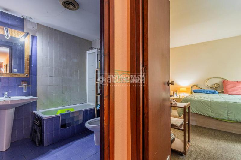 Foto b57e7690-a16e-4576-9545-10f3dde2f203. Dúplex piso en venta en Centre - Estació Sant Cugat del Vallès
