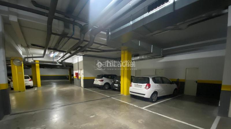 Foto baf76ea0-f8d4-4a9c-b700-551fd9e93006. Parking coche boxplaza de garaje en venta en Volpelleres Sant Cugat del Vallès