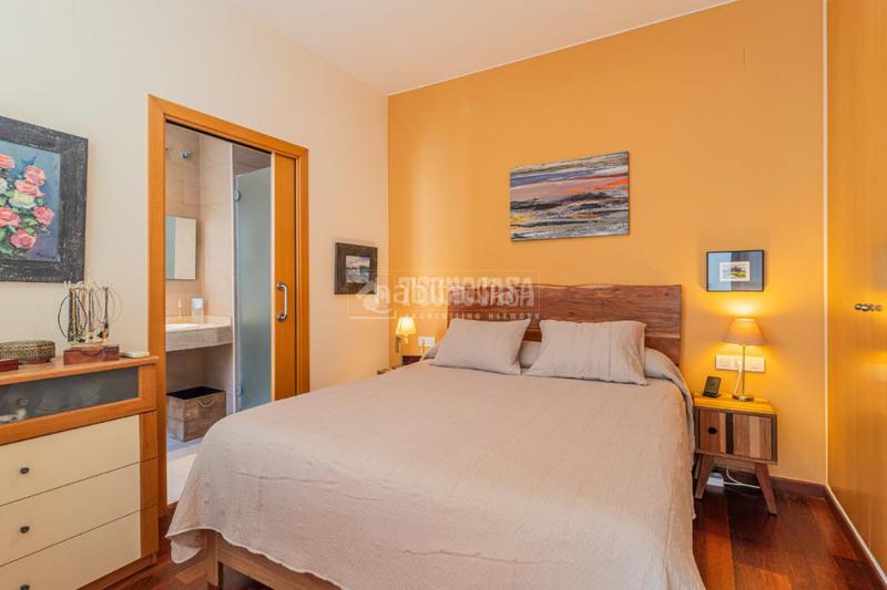 Foto 2ad34568-f340-4e83-b049-92a9d8875f34. Casa pareada casa en venta en Centre - Estació Sant Cugat del Vallès