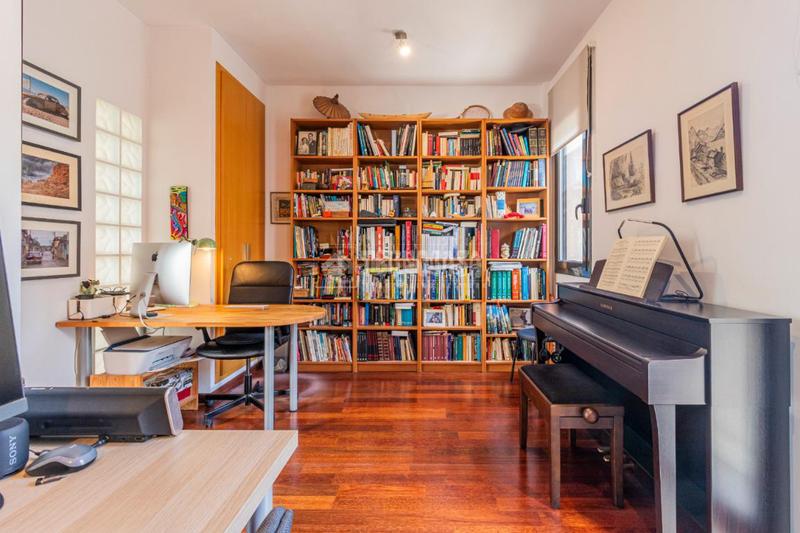 Foto 8cab0d24-7403-43b1-bfab-adc5c433b57a. Casa pareada casa en venta en Centre - Estació Sant Cugat del Vallès