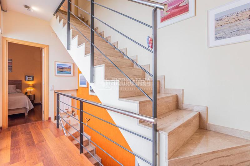 Foto c212bf00-ffbf-4911-89f3-553f1dd27bd8. Casa pareada casa en venta en Centre - Estació Sant Cugat del Vallès