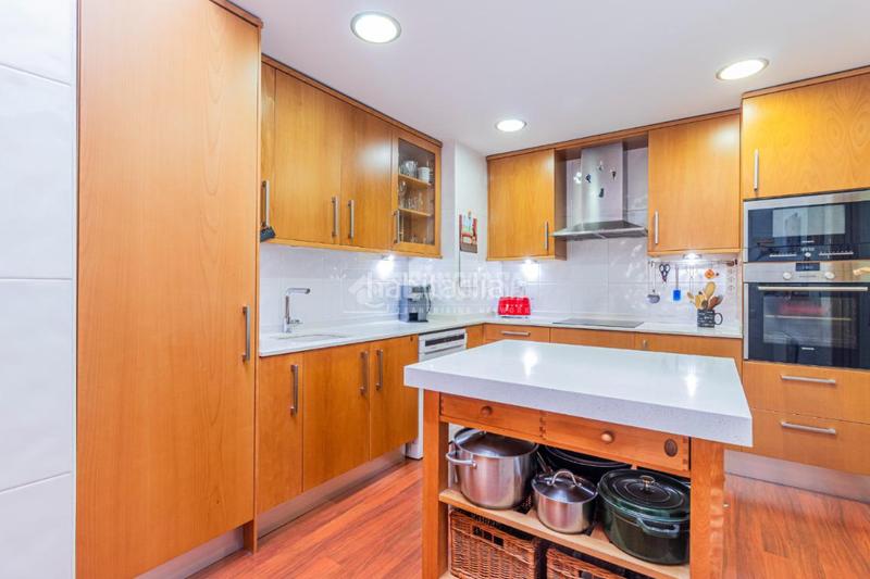 Foto dc9344b6-0143-47ee-bd9c-384d40973076. Casa pareada casa en venta en Centre - Estació Sant Cugat del Vallès