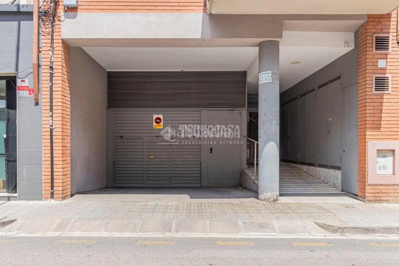 Foto 09dac139-ee7a-4679-bb20-12b13d4481fc. Parking coche boxplaza de garaje en venta en El Coll Sant Cugat del Vallès