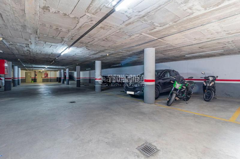 Foto c458f01b-135a-4efa-8330-7d402b6a84e4. Parking coche boxplaza de garaje en venta en El Coll Sant Cugat del Vallès