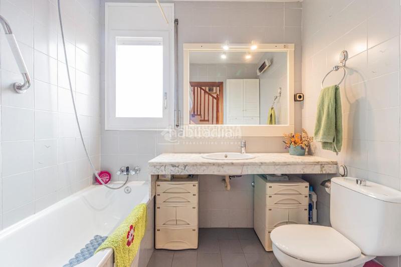 Foto a257e69d-ff6a-4600-9e1d-66c744bc7783. Maison jumelée avec chauffage parking dans Sant Domènec Sant Cugat del Vallès