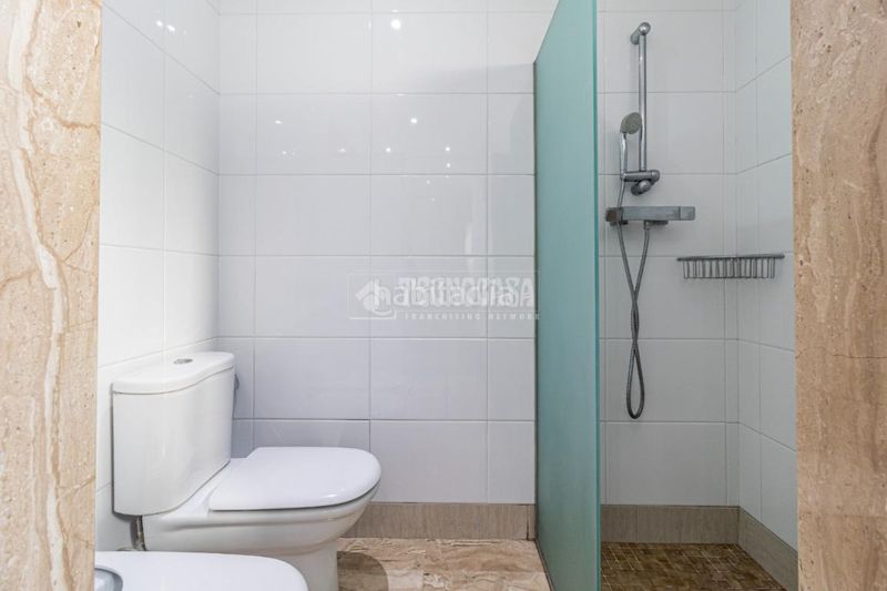Foto daa183e4-c068-4cf0-bd9f-760c1cde5781. Casa amb calefacció aparcament a Mira-sol Sant Cugat del Vallès