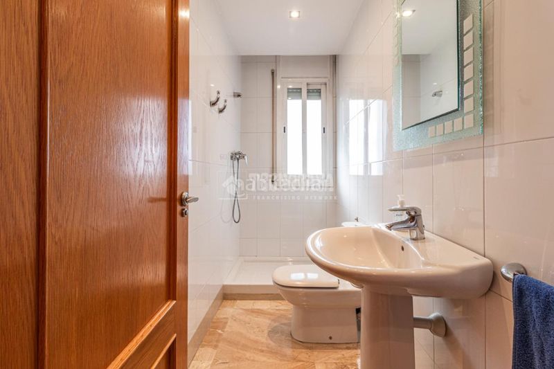 Foto dd8b46a2-7ce6-456e-9968-45a60d6d15f3. Casa amb calefacció aparcament a Mira-sol Sant Cugat del Vallès