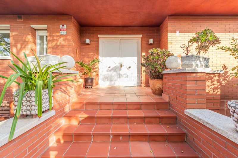 Foto eb85c9df-e0eb-4d29-947d-7139661e4e83. Casa amb calefacció aparcament a Mira-sol Sant Cugat del Vallès