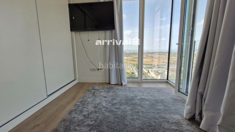 Foto f0abbbfa-845c-4451-8576-547bc3258d42. Rent flat with heating parking pool in Sant Pau Valencia