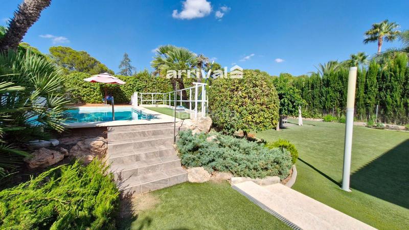 Foto 38cedeec-752f-4ede-9d2e-675528ee18f0. Chalet mit pool in La Cañada Paterna