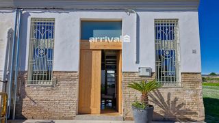 Maison à El Castellar i l'Oliverar. Casa con reforma de diseño en castellar