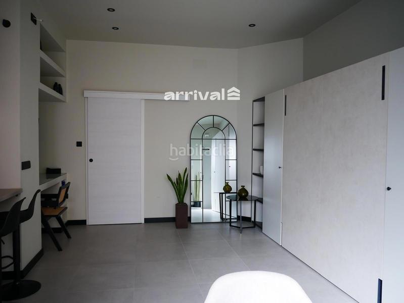 Foto 0c17c165-443f-418d-a1b3-209459bf827e. Alquiler piso estudio reformado de alquiler temporal en barrio de ayora en Valencia