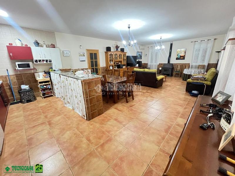 Foto da8c230d-e900-4b66-ad1a-7992d646b882. Masia amb aparcament a Fernancaballero