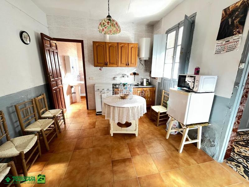 Foto 60e3e11a-2f1d-4cf1-be3c-76004d72a4e7. Casa aparellada a Pozuelo de Calatrava