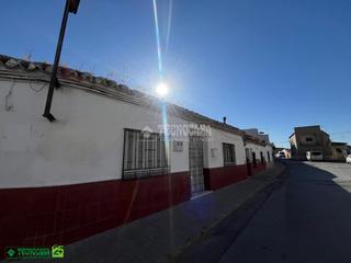 Casa aparellada a Pozuelo de Calatrava. Casa en venta en miguelturra