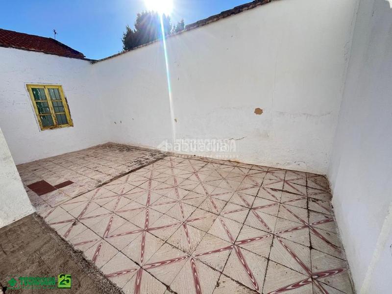 Foto d064542d-699a-4da6-bd6c-cc121ab78138. Casa aparellada a Pozuelo de Calatrava
