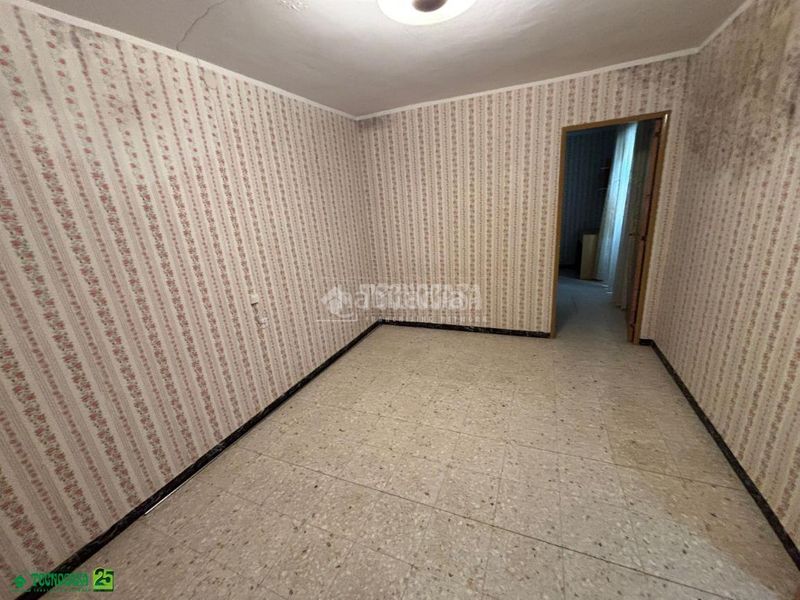 Foto 275f9182-f84c-45cd-8093-478ca8fad7c2. Casa aparellada amb calefacció a Almagro