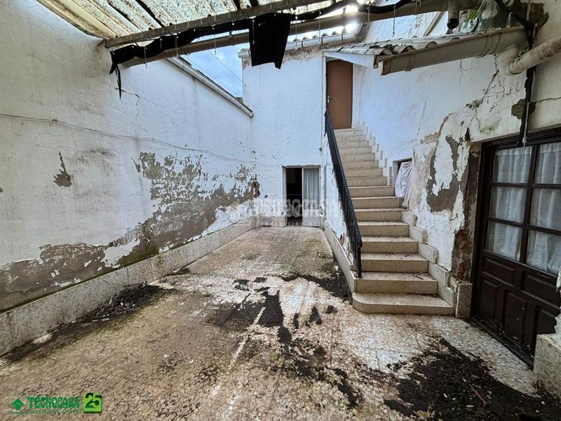 Foto 312d383c-827b-4c8d-82cb-b7cab109cfc5. Casa aparellada amb calefacció a Almagro