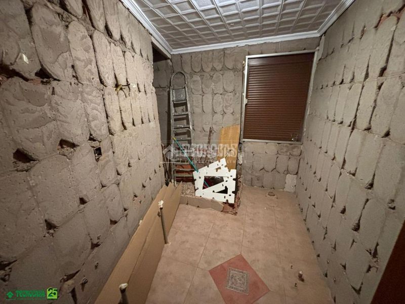 Foto 6f2cd08d-b69f-4a48-b9fd-85de8c0157a7. Casa aparellada amb calefacció a Almagro