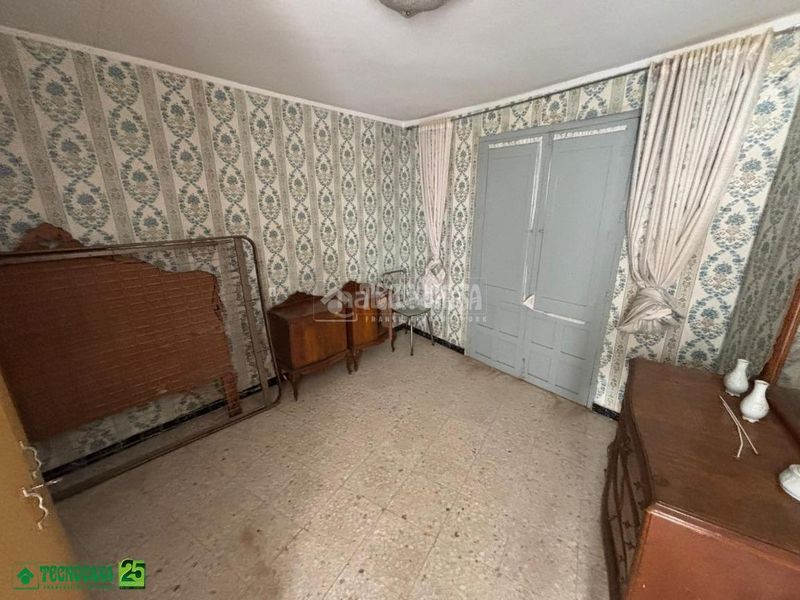 Foto 735c934e-3e90-4a18-b5d4-48f690a58cd2. Casa aparellada amb calefacció a Almagro