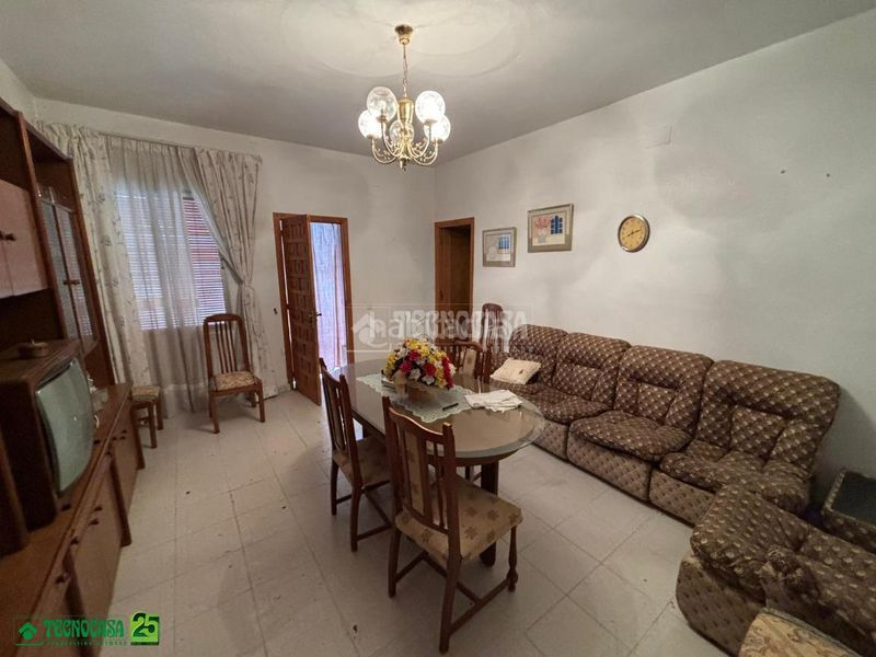 Foto afb37b4e-4d92-4724-9ef0-064032a6694d. Casa aparellada amb calefacció a Almagro