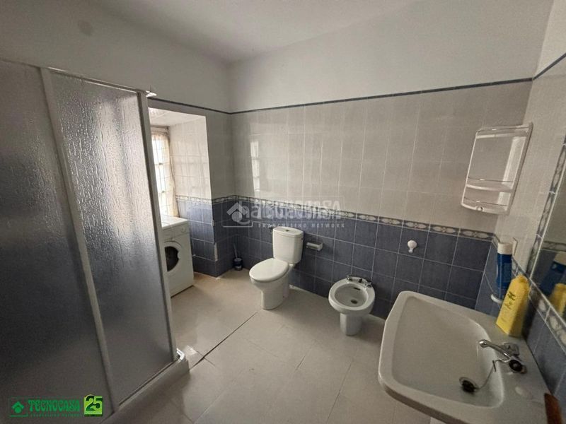 Foto b0fd4759-3657-452f-950d-d6cd204806ba. Casa aparellada amb calefacció a Almagro