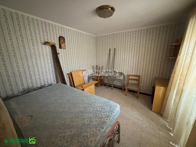 Foto b448fd55-2884-41bb-9461-bffb10f6cfab. Casa aparellada amb calefacció a Almagro