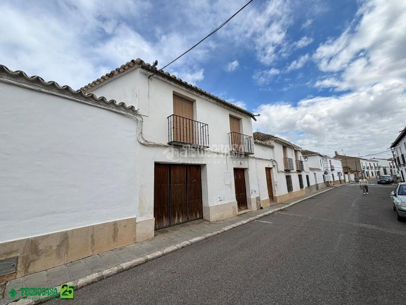 Foto baebf578-22b7-4188-8a9a-478515f8d58e. Casa aparellada amb calefacció a Almagro