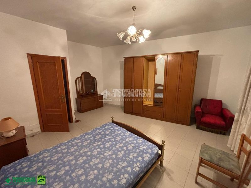 Foto baf6b4ab-c85b-42bf-b1a5-99e43b8889d1. Casa aparellada amb calefacció a Almagro