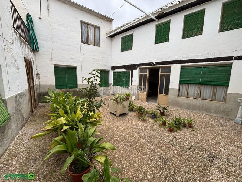 Foto 19a84a30-db86-44fa-a589-bf154ae1fb39. Casa aparellada amb calefacció aparcament a Almagro