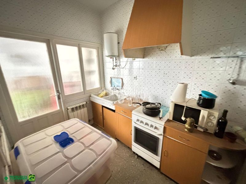 Foto 4574b8f2-ae78-4e82-832d-93570b58a30b. Casa aparellada amb calefacció aparcament a Almagro