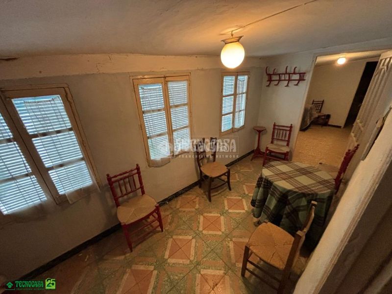 Foto 79434b2f-06cc-4d2b-b49e-86d268561042. Casa aparellada amb calefacció aparcament a Almagro