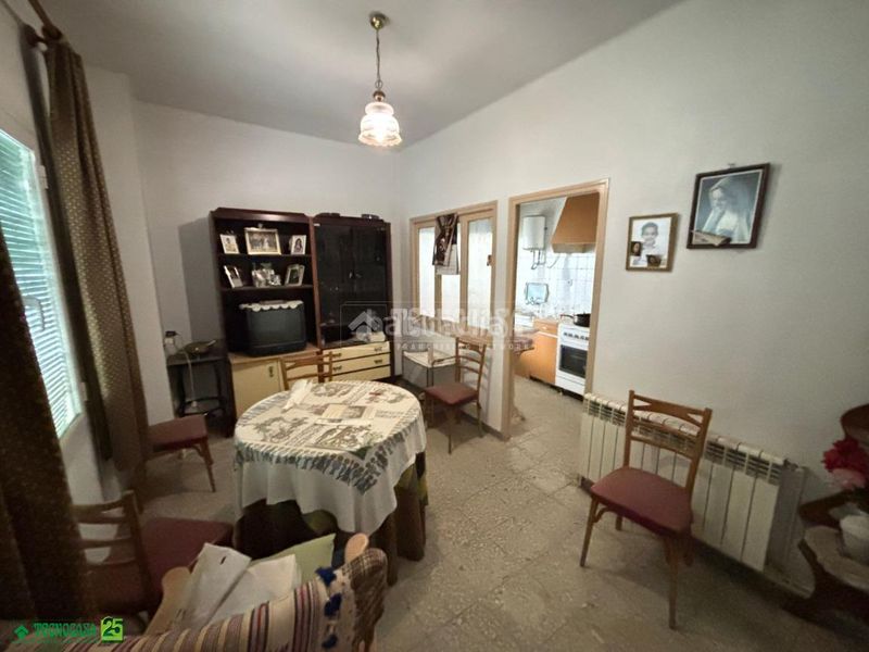 Foto 84bf5d9b-606d-4440-8cf3-62115db921fc. Casa aparellada amb calefacció aparcament a Almagro